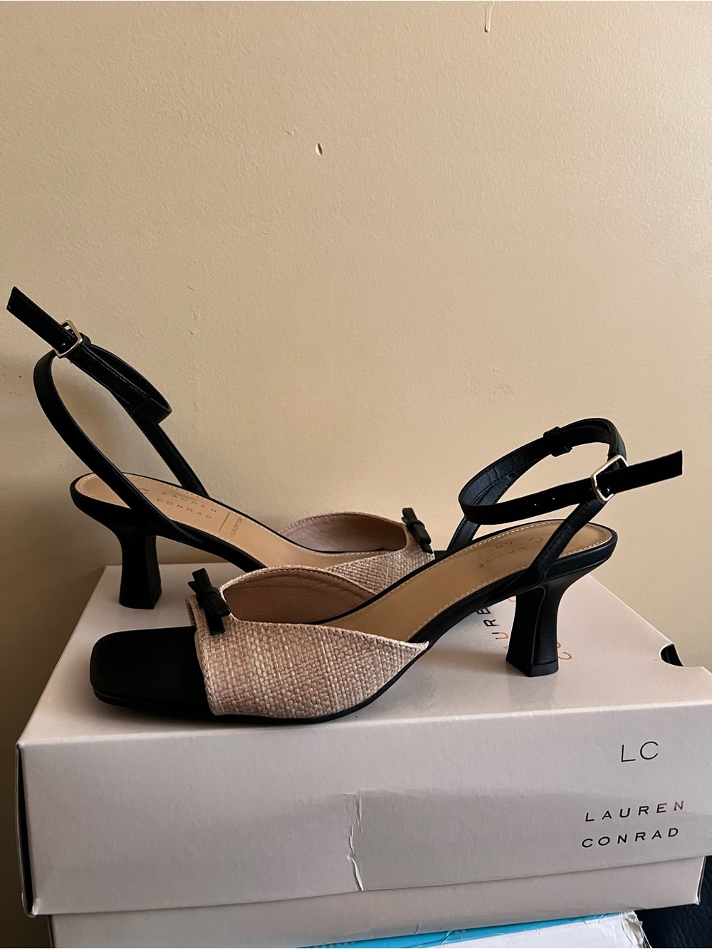 LC Lauren Conrad Black and Natural Textured Slingback Heels